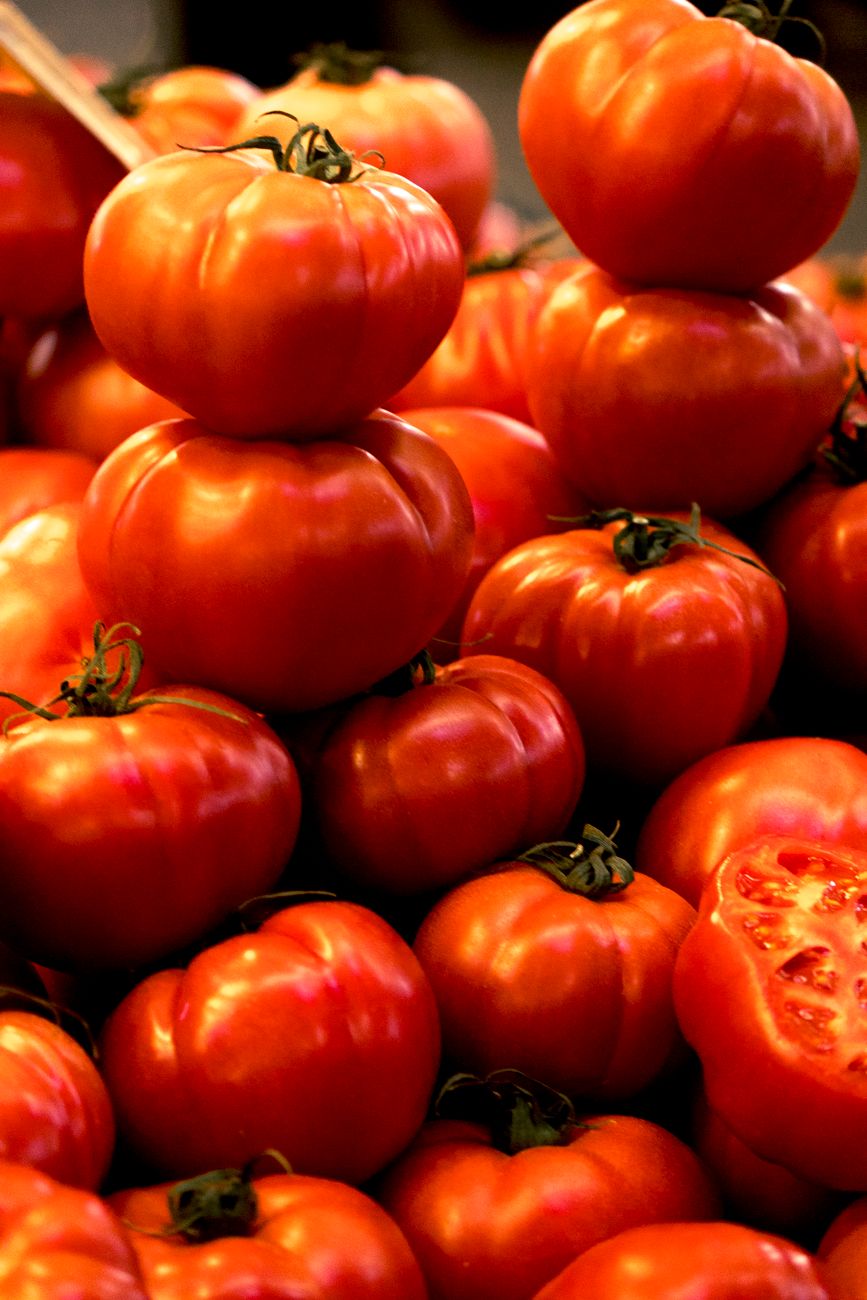mound of tomatoes